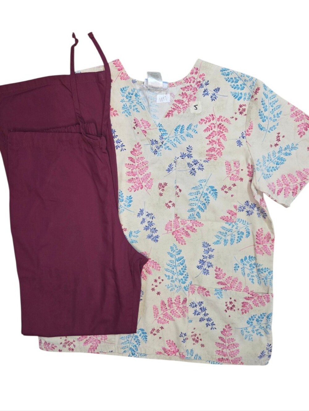 1097 Branches Scrub Set